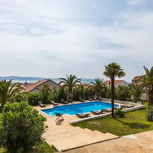 Ferienhaus Scenic In Near Sea, Bibinje